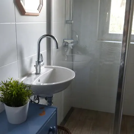 Holiday home Maison Proche Plage, 4 Chambres, Jardin Spacieux - Fr-1-823-23 *
