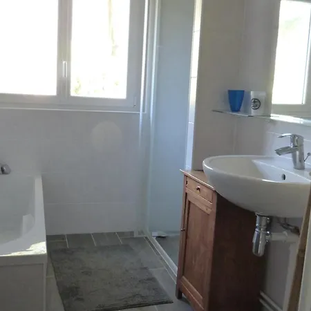 Maison Proche Plage, 4 Chambres, Jardin Spacieux - Fr-1-823-23 *